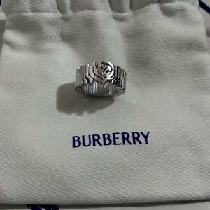 Burberry Rose ring